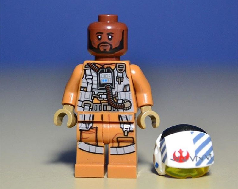 Illustration for article titled LEGO Replaces Generic Star Wars Minifig With Actual Character
